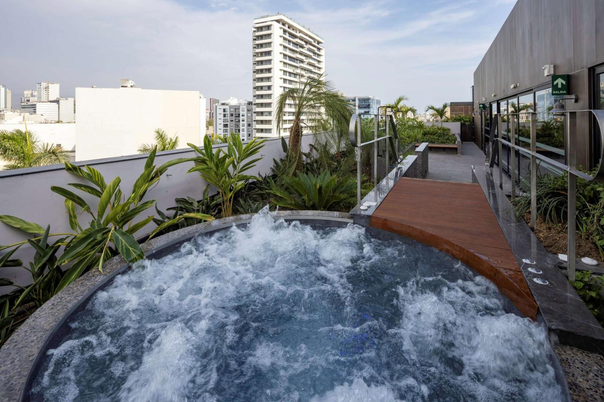Doubletree By Hilton Lima San Isidro Hotel Exterior photo